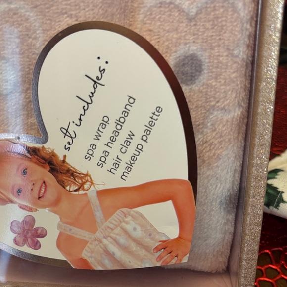 Pink Spa Wrap and Beauty Set - Picture 2 of 5